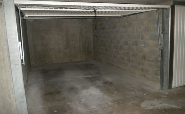 Boxe sécurisé dans résidence calme et surveillée