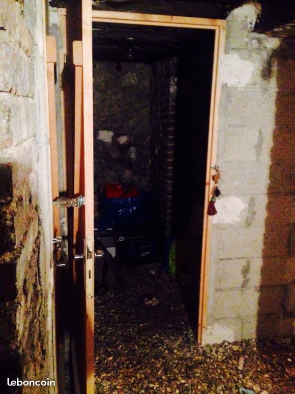 Cave à Paris sécurisée dans un immeuble