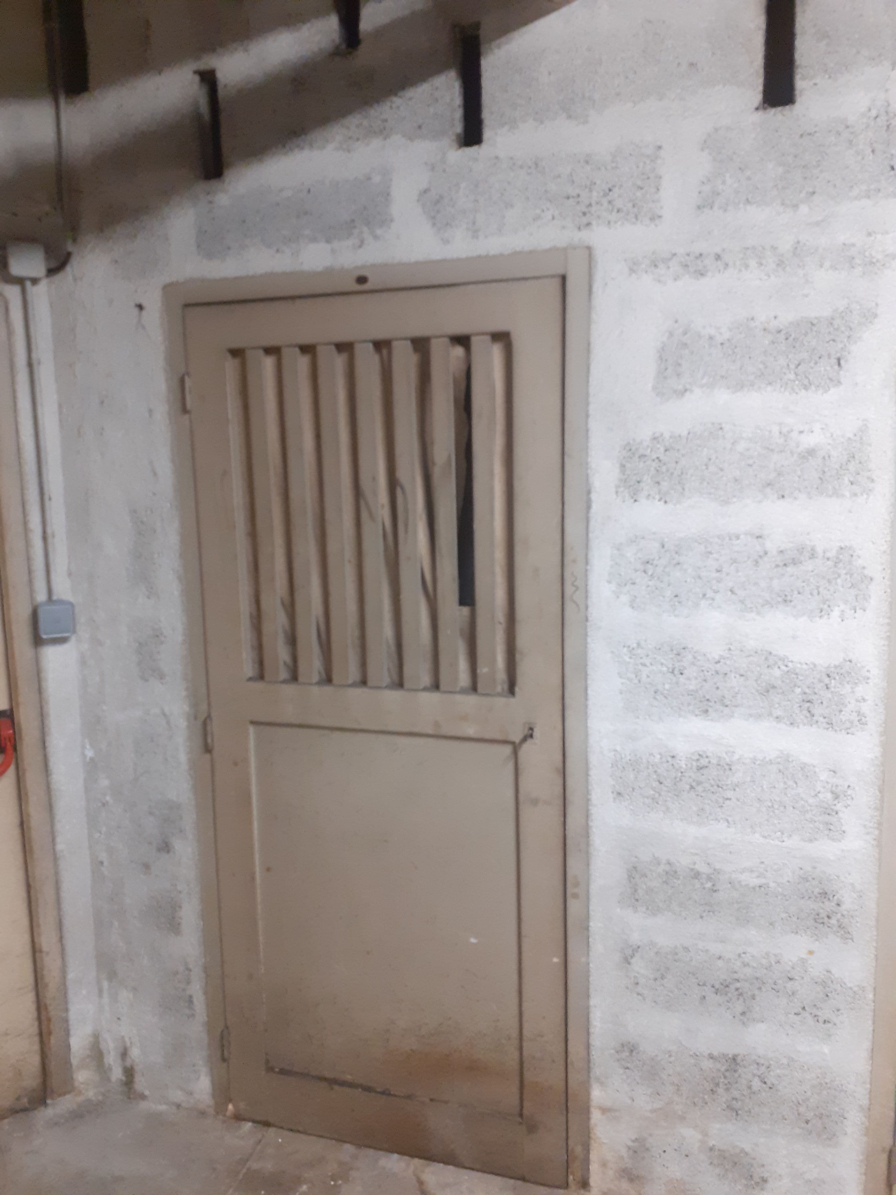 Cave port de NICE (06300)