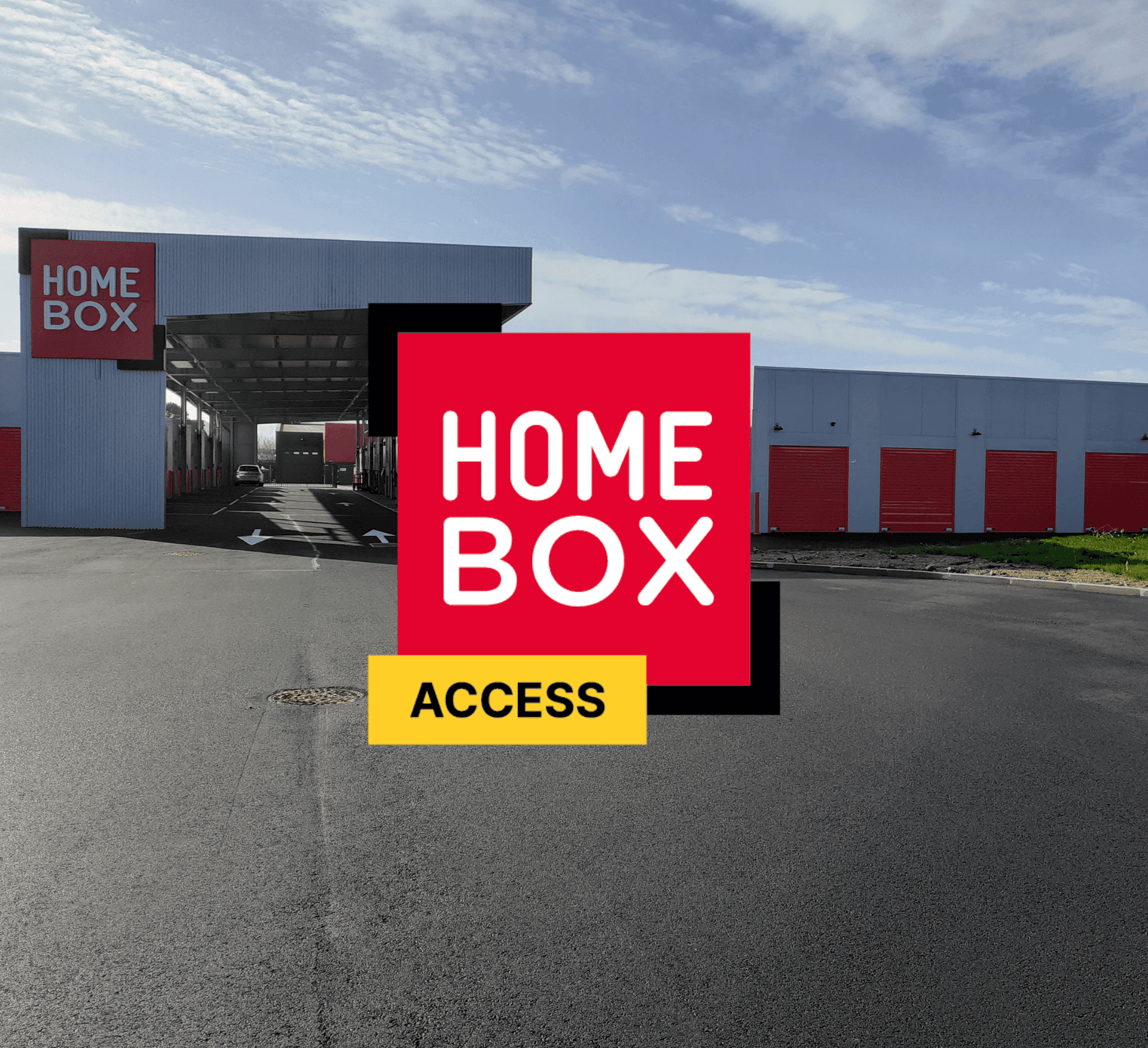 Visuel enseigne HOMEBOX Access avec façade du bâtiment en arrière-plan, HOMEBOX Vannes Sud, Allée Nicolas Appert à Vannes